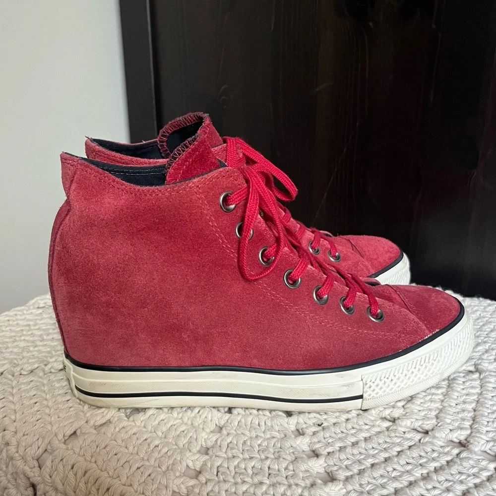 Converse Chuck Taylor All Star Wedge Platform Hi Top Shoes Women's Red Suede 9